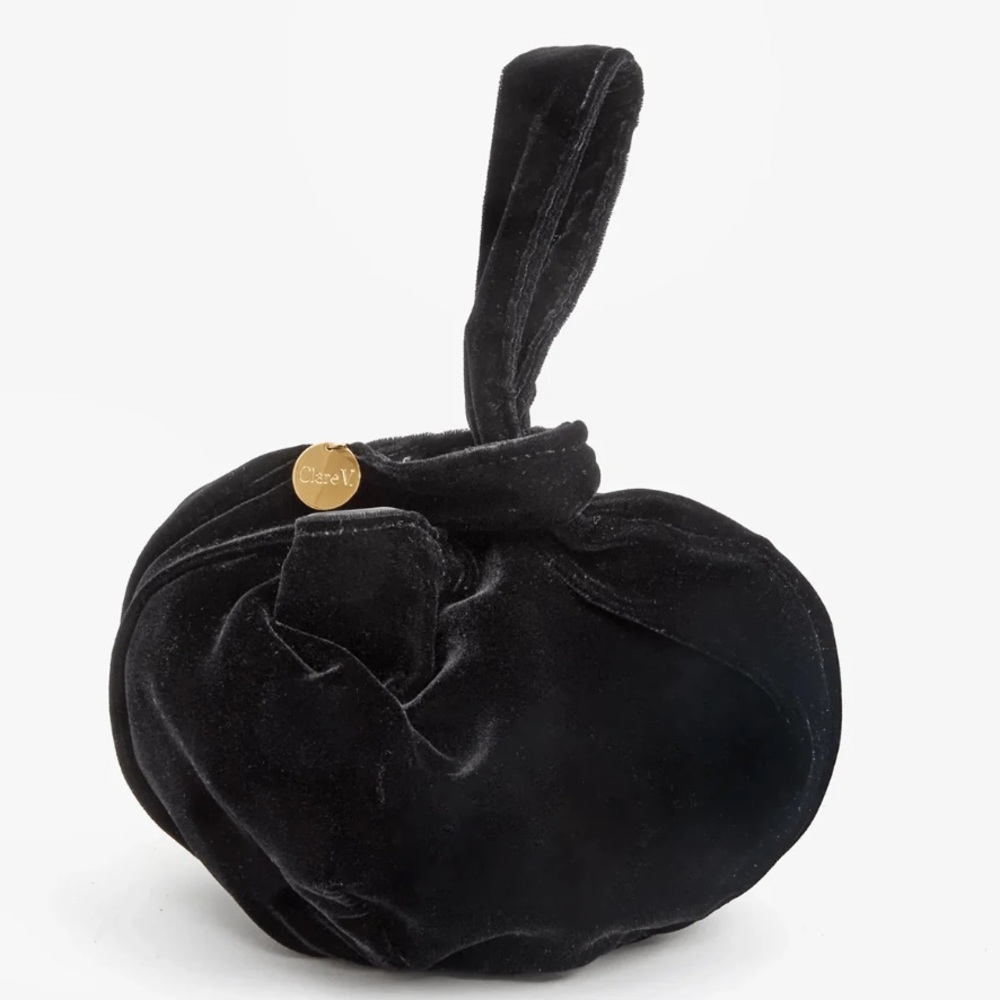 Chou Chou in black